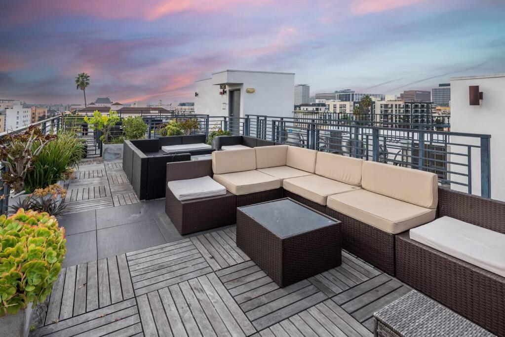 Casa de férias Chic And Elegant 2-bedroom Haven W/ Roof Deck *