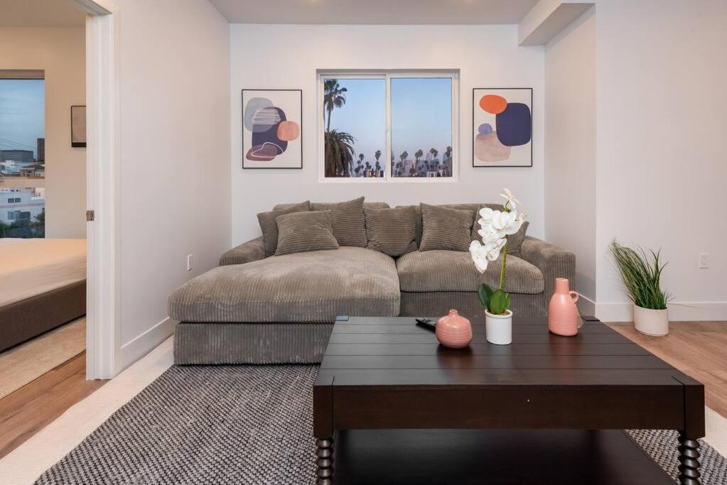 Chic And Elegant 2-bedroom Haven W/ Roof Deck Casa de férias *